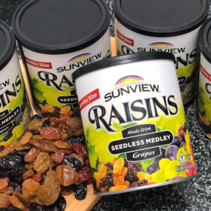 Nho khô Sunview Raisins Mỹ không hạt 3 màu Giàu Vitamin khoáng chất, Món ăn vặt tốt cho tim mạch (425g/hộp)